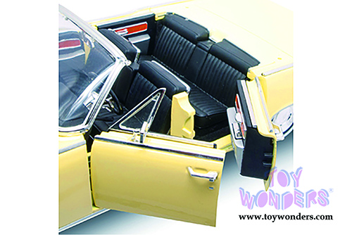 Lucky Road Signature - Lincoln Continental Limo w/ Removable Bonnet (1961, 1/18 scale diecast model car, Yellow) 20088YL