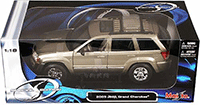 Show product details for Maisto Special Edition - Jeep Grand Cherokee (2005, 1/18 scale diecast model car, Khaki) 31119KH