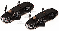 Kinsmart - Lincoln Town Car Stretch Limousine (1999, 1/38 scale diecast model car, Black) 7001DK