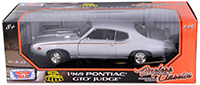 Show product details for Motormax Timeless Classics - Pontiac® GTO® Judge™ Hard Top (1969, 1/18 scale diecast model car, Silver) 73133TC/W