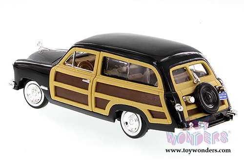 Showcasts Collectibles - Ford  Woody Wagon (1949, 1/24 scale diecast model car, Asstd.) 73260/16D