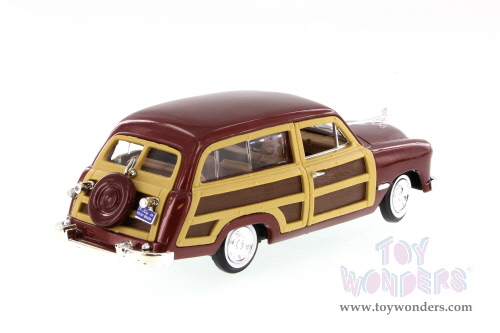 Motormax Premium American - Ford  Woody Wagon (1949, 1/24 scale diecast model car, Burgundy) 73260