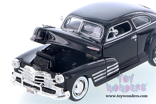 Showcasts Collectibles - Chevy Aerosedan Fleetline Hard Top (1948, 1/24 scale diecast model car, Asstd.) 73266/16D