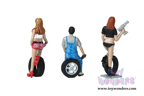 Motorhead Miniatures - Tire Brigade Andie, Derek and Michele 3 piece Figurine Set (1/24 scale) 773