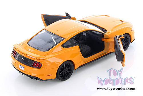 Showcasts Collectibles - Ford Mustang GT Hard Top (2018, 1/24 scale diecast model car, Asstd.) 79352/16D