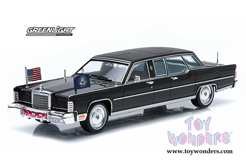 Greenlight Presidential Limos - Ronald Reagan's Lincoln Continental Limousine (1972, 1/43 scale diecast model car, Black) 86110C/24