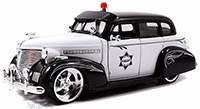Jada Toys Heat - Chevy Master Deluxe Police (1939, 1/24 scale diecast model car, White & Black) 96392