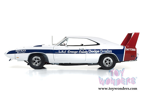 Auto World American Muscle - Dodge Charger Daytona Hard Top (1969, 1/18 scale diecast model car, White) AMM1091