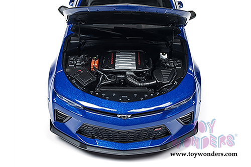 Auto World - Muscle Cars USA | Chevy® Camaro® SS™ 1LE 50th Anniversary Hard Top (2017, 1/18 scale diecast model car, Hyper Blue) AW241