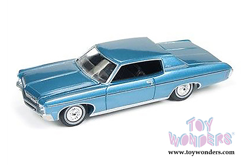 Auto World - Deluxe Series Chevy® Impala™ Hard Top (1970,1/64 scale diecast model car, Blue) AW64102/24A