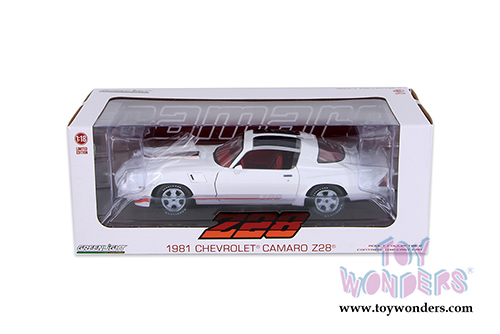 Greenlight - Chevrolet Camaro Z28 T-Top (1981, 1/18 scale diecast model car, White) 12906