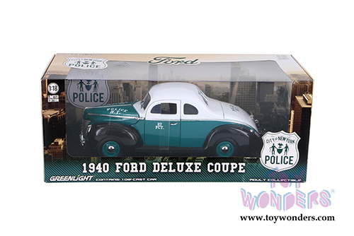 Greenlight - Ford Deluxe Coupe New York City Police Department NYPD (1940, 1/18 scale diecast model car, White/Green/Black) 12972