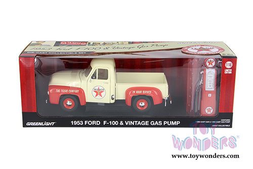 Greenlight - Ford F-100 Pickup Truck Texaco with Vintage Texaco Gas Pump (1953, 1/18 scale diecast model car, Cream w/Red) 12991