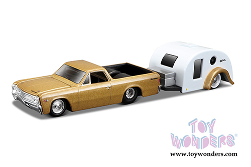 Maisto Design Tow & Go - Chevrolet® El Camino™/Traveler Trailer (1967, 1/64 scale diecast model car, Gold/White) 15368ELC