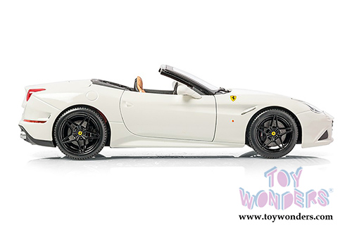 BBurago Ferrari Race & Play - Ferrari California T Open Top (1/18 scale diecast model car, White) 16007W