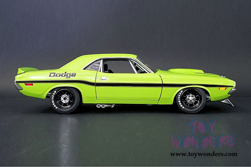 Acme | Sam Posey #77 Dodge Challenger Trans Am Street Version (1970, 1/18 scale diecast model car, Green) 1806001B