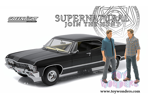 Greenlight - Artisan Supernatural (TV Series 2005) - Chevrolet Impala Sport Hard Top with Sam and Dean Figures (1967, 1/18 scale diecast model car, Black) 19021