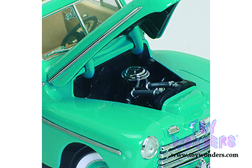 Lucky Road Signature - Ford Sportsman Convertible w/ Removable Bonnet (1946, 1/18 scale diecast model car, Green) 20048