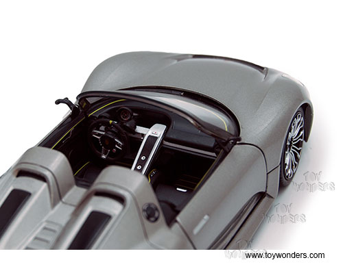 Welly - Porsche 918 Spyder Convertible (1/24 scale diecast model car, Gray) 24031/4D