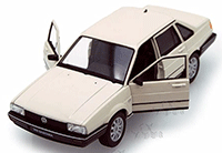 Welly - Volkswagen Santana Hard Top (1/24 scale diecast model car, Asstd.) 24036/4D