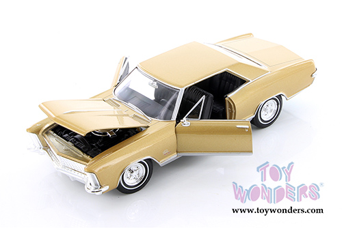 Welly - Buick® Riviera™ Grand Sport Hard Top (1965, 1/24 scale diecast model car, Asstd.) 24072/4D