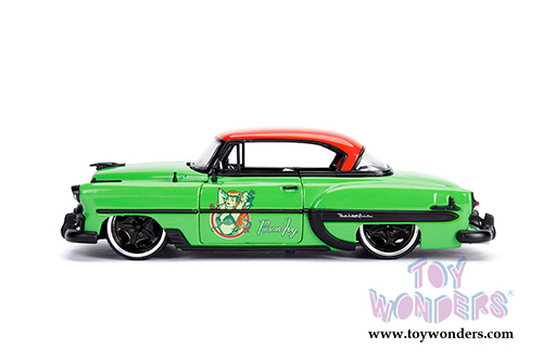 Jada Toys - Metals Die Cast | DC Comics Bombshells - Chevrolet® Bel Air® with Poison Ivy™ Diecast Figure (1953, 1/24, diecast model toy, Green/Red) 30455