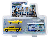 Greenlight - Hollywood Hitch & Tow Series 4 | Dodge Ram 1500 Pickup with 1970 Dodge Challenger R/T Yellow with Enclosed Car Trailer "NCIS" TV series (2015, 1/64 scale diecast model car, Yellow) 31040C/24