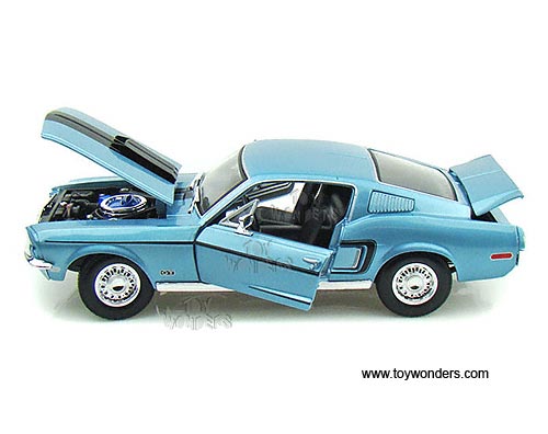 Maisto Special Edition - Ford Mustang GT Cobra Jet Hard Top (1968, 1/18 scale diecast model car, Blue) 31167BU