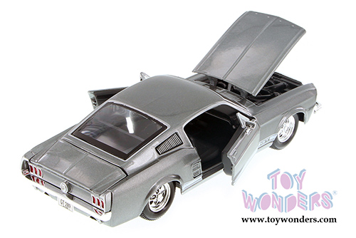  Maisto - Ford Mustang GT-500 Hard Top (1967, 1/24 scale diecast model car, Gray) 31260GY