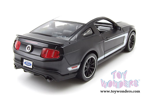 Maisto - Special Edition | Ford Mustang Boss 302 Hard Top (1/24 scale diecast model car, Matte Black/White) 31269BK