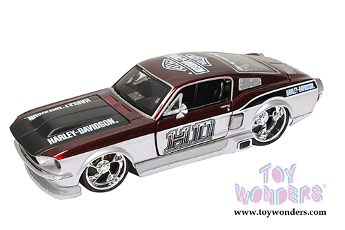 Maisto HD - Ford Mustang GT Hard Top Harley-Davidson (1967, 1/24 scale diecast model car, Silver & Metallic Red) 32168BN