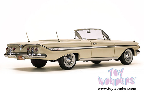 Sun Star USA - Chevy Impala Convertible (1961, 1/18 scale diecast model car, Almond Beige) 3408