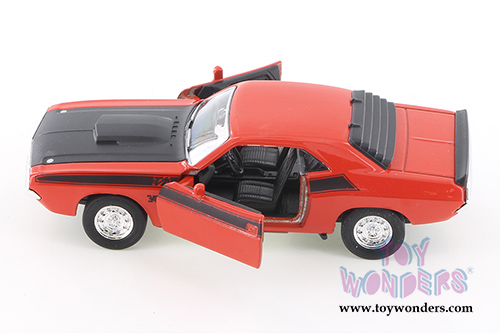 Welly - Dodge Challenger Trans-Am Hard Top (1970, 4.5" diecast model car, Asstd.) 43663D