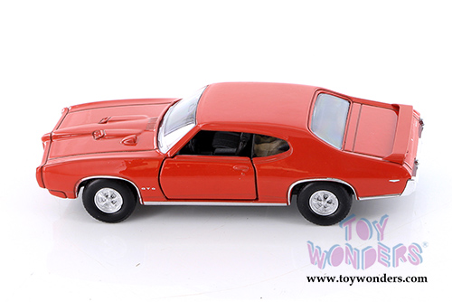 Welly - Pontiac® GTO® Hard Top (1969, 1/34-1/39 Scale diecast model car, Asstd.) 43714D