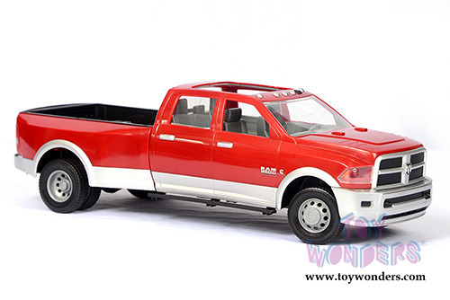 Tomy ERTL Big Farm - Case IH Ram 3500 Pickup Truck in Red with Gooseneck Trailer and Scout XL Diesel UTV (1/16 scale sturdy plastic model car, Red) 46456