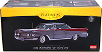 Show product details for Sun Star Platinum - Oldsmobile "98" Hard Top (1959, 1/18 scale diecast model car, Silver Mist/Cardinal Red) 5243