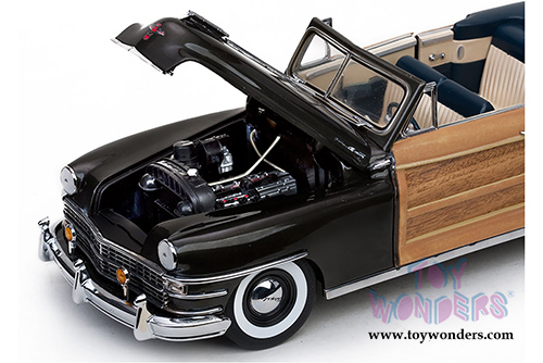 Sun Star Classic - Chrysler Town & Country Convertible (1948, 1/18 scale diecast model car, Gunmetal Gray) 6141