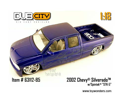 Jada Toys Dub City - Chevy Silverado Pickup (2002, 1/18 scale diecast model car, Candy Purple) 63112MB5