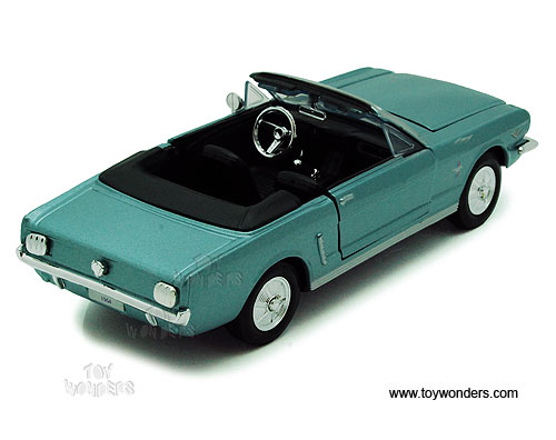 Showcasts Collectibles - Ford Mustang Convertible (1964, 1/24 scale diecast model car, Asstd.) 73212/16D