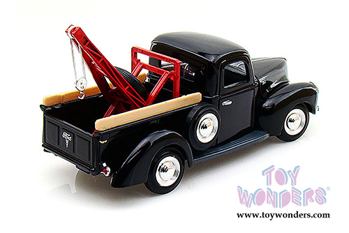 Showcasts Collectibles - Ford Pick Up Tow Truck (1940, 1/24 scale diecast model car, Black) 73234T/BK