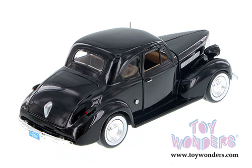 Showcasts Collectibles - Chevy Coupe Hard Top (1939, 1/24 scale diecast model car, Asstd.) 73247/16D