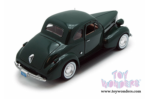 Showcasts Collectibles - Chevrolet Coupe Hard Top  (1939, 1/24 scale diecast model car, Green) 73247AC/GN