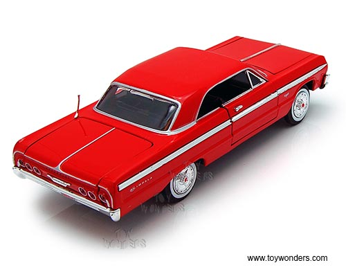 Showcasts Collectibles - Chevy Impala Hard Top (1964, 1/24 scale diecast model car,  Asstd.) 73259/16D