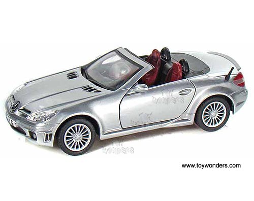 Motormax - Mercedes Benz SLK55 AMG Convertible (2005, 1/24 scale diecast model car, Silver) 73292
