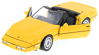 Show product details for Showcasts Collectibles - Chevy Corvette Convertible (1986, 1/24 scale diecast model car, Asstd.) 73298/16D
