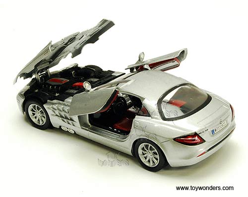 Motormax - Mercedes Benz SLR McLaren Hard Top (1/24 scale diecast model car, Silver) 73306SV/6