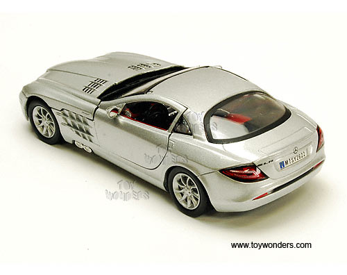 Motormax - Mercedes Benz SLR McLaren Hard Top (1/24 scale diecast model car, Silver) 73306SV/6