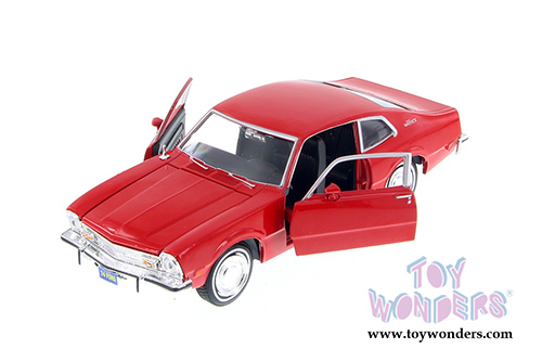 Showcasts - Ford Maverick Hard Top (1974, 1/24 scale diecast model car, Asstd.) 73326/16D