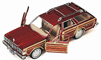 Show product details for Showcasts Collectibles - Chrysler LeBaron Town & Country Wagon (1979, 1/24 scale diecast model car, Asstd.) 73331/16D
