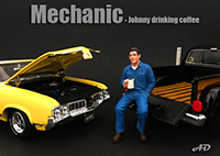 Show product details for American Diorama Figurine - Mechanic | Johnny Drinking Coffee (1/18 scale, Blue) 77450